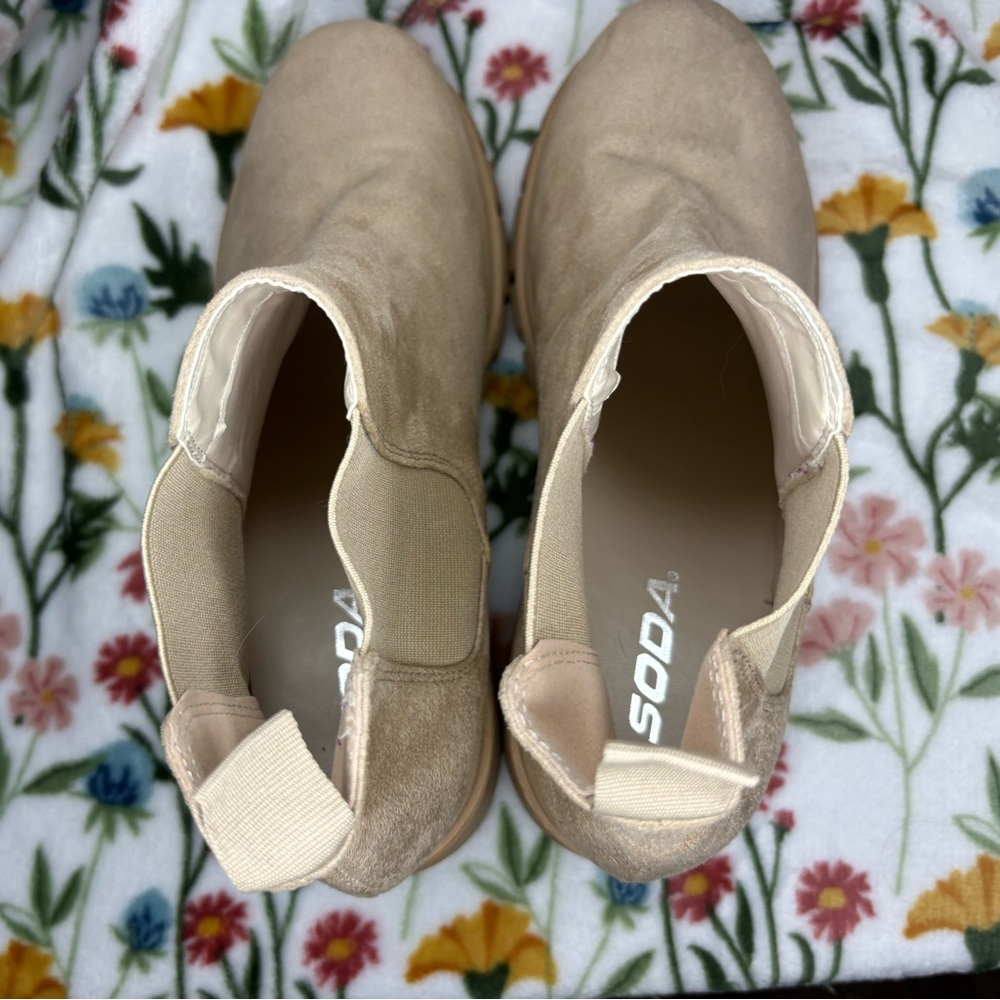 Soda Chunky Chelsea Ankle Boots in Light Brown - Picture 2 of 4
